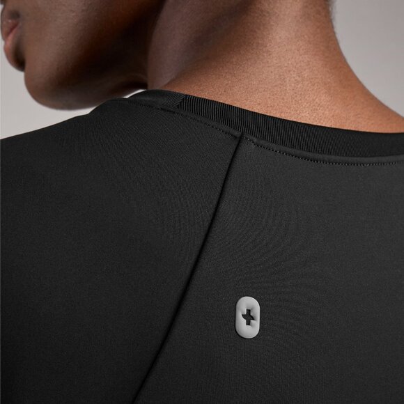 Figs Rosa FORMx Slim Crewneck Scrub Top in Black, Size Large - Picture 5 of 12